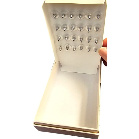 LC Lauren Conrad Winter Wonderland 20-Pair Earring Gift Box Set - Picture 2 of 4